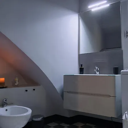 Doge Grimaldi - Davanti All'acquario - Grande Terrazza Privata - Palazzo Nobiliare Storico Daire